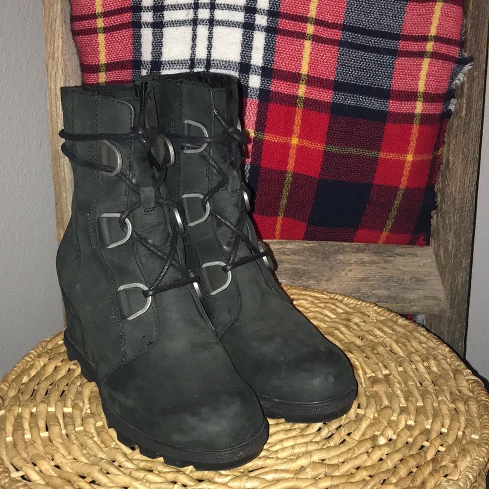 Sorel Lace-Up Wedge Boots in Dark Green